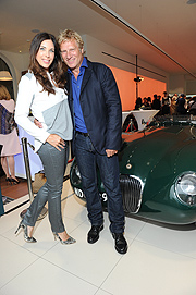 Alexandra Polzin mit Mann Gerhard Leinauer Jaguar Classic Weeks Opening: "British Icons on Wheels" in der Jaguar Land Rover Markenboutique in München am 12.07.2016 Foto: BrauerPhotos / G.Nitschke für Jaguar